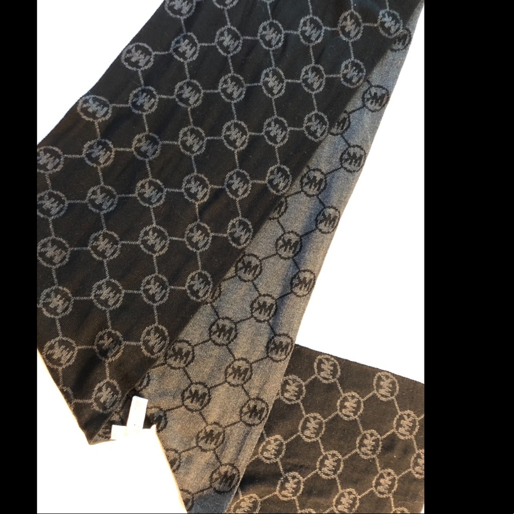 Michael Kohrs Scarf